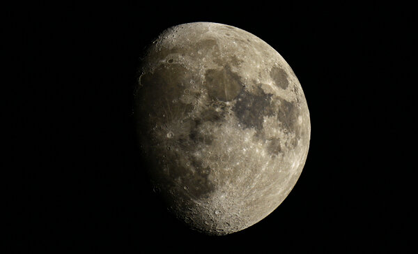 Moon 10,67 Days Old - Waxing Gibbous