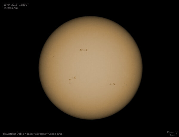 Ηλιακές κηλίδες στις 19-04-2012