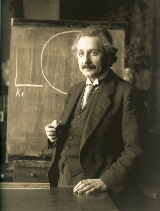 Albert Einstein - Αστρο-ειδήσεις - AstroVox