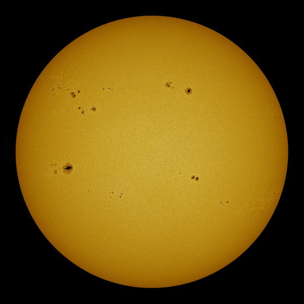 2023-01-16, Sun, Composite of 7 images, Lunt130MT, Continuum540, UV-IR cut, ASI290M, 13_10 to 13_ 19 UTC.jpg
