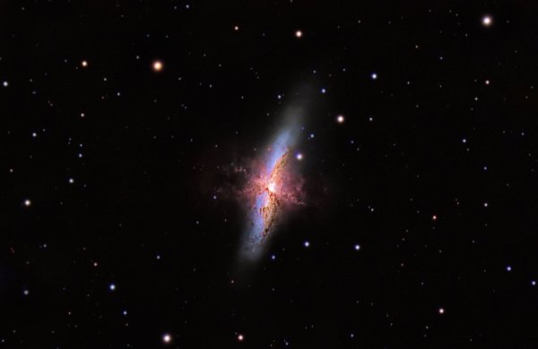 Περισσότερες πληροφορίες για το "M82 Cigar Galaxy in Ursa Major"